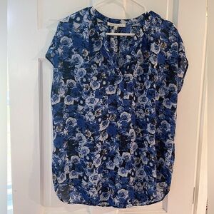 Women’s medium Daniel Rainn Blouse